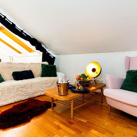 Golden River Apartment Prague Extérieur photo